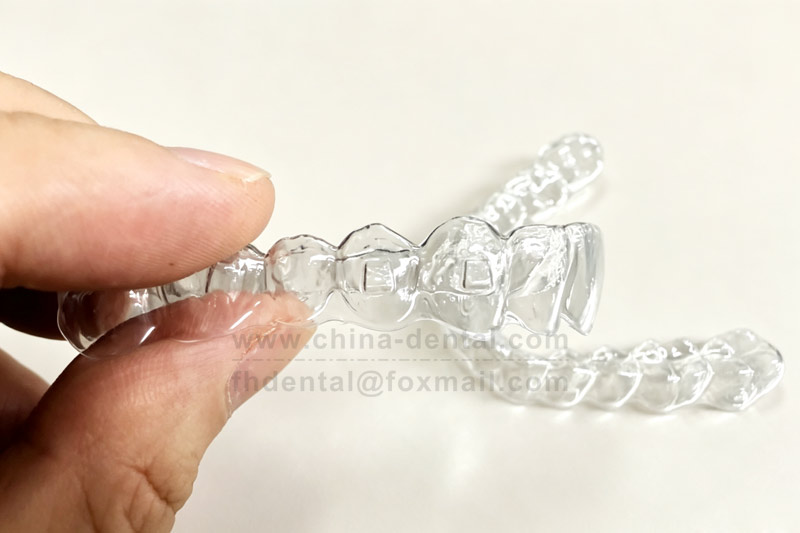 Don’t Want Metal Braces? Clear Aligners Let You Become More Beautiful Quietly