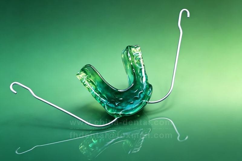 Don't Just Wait If Your Child Has a Deep Overjet: Van Beek Helps the Front Teeth Retract Quietly